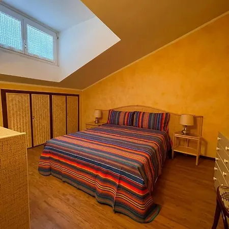 Apartment With Lake View * バヴェーノ
